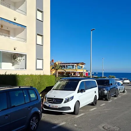 Stylish Frontline Punta Prima With Sea Views טורבייחה