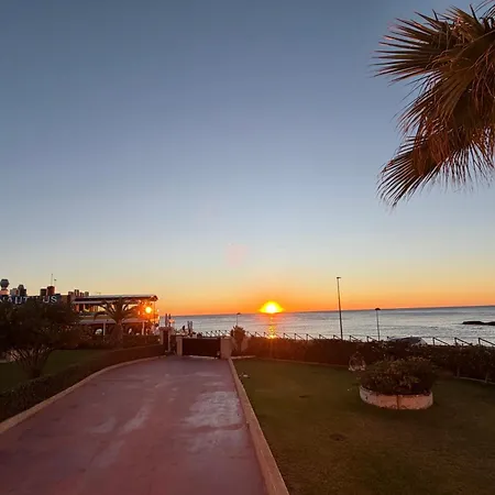 Stylish Frontline Punta Prima With Sea Views * טורבייחה
