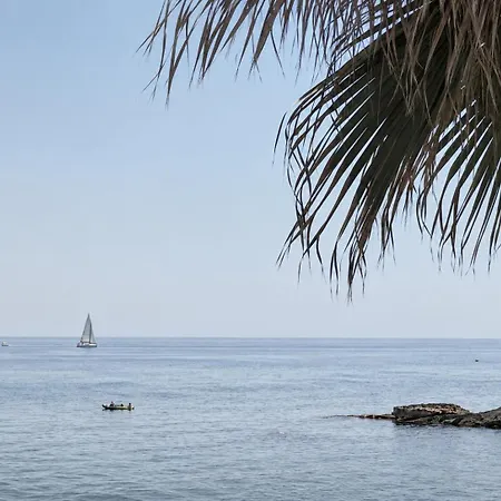 דירה Stylish Frontline Punta Prima With Sea Views *