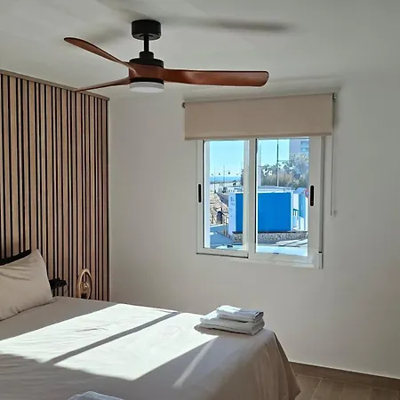 Stylish Frontline Punta Prima With Sea Views טורבייחה