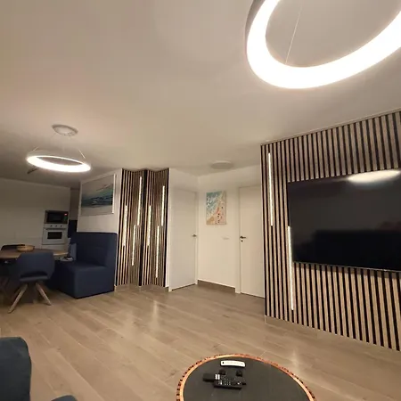 Stylish Frontline Punta Prima With Sea Views טורבייחה