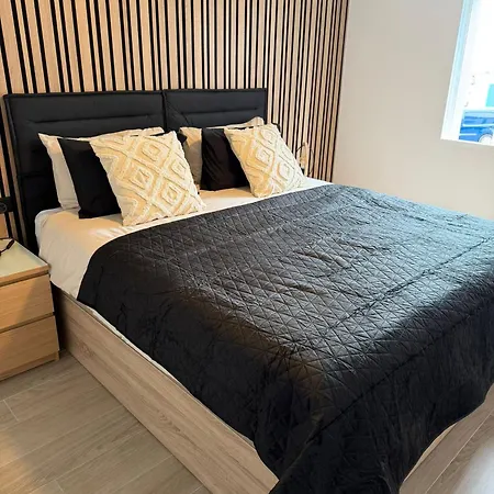 Stylish Frontline Punta Prima With Sea Views דירה *