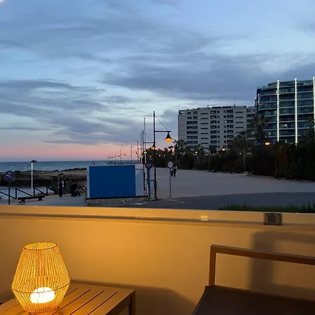 Stylish Frontline Punta Prima With Sea Views טורבייחה